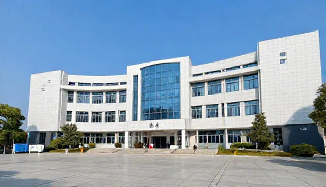 性能需求如何影响定制方案的技术选型